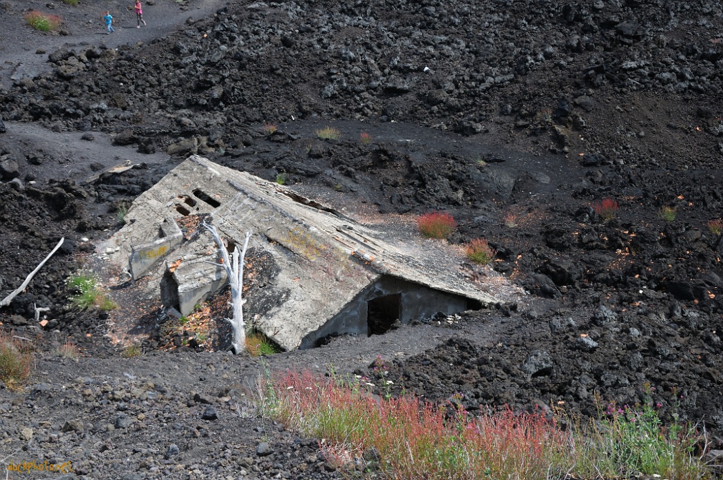 Casa coperta dalla lava